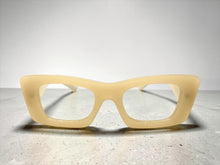 Exaggerated Classic Vintage RETRO Cat Eye Style READING GLASSES READERS Beige Frame - Lens Strength +1.25