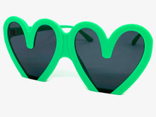 Oversized Exaggerated Retro Style SUNGLASSES Heart Shape Green Frame 68159