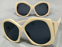 Oversized Exaggerated Vintage Retro Style SUNGLASSES Large Cream Frame - Dark Lens E2003