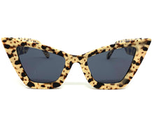 Oversized Vintage Retro Cat Eye Style SUNGLASSES Large Leopard / Cheetah Frame E1790
