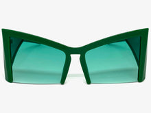 Oversized Exaggerated Modern Retro Cat Eye Style SUNGLASSES Large Green Frame 1286