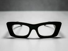 Exaggerated Classic Vintage RETRO Cat Eye Style READING GLASSES READERS Black Frame - Lens Strength +1.50