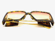 Exaggerated Vintage Retro Style SUNGLASSES Square Tortosie & Gold Frame 80098