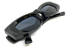 Classy Elegant Exaggerated Retro Cat Eye Style SUNGLASSES Thick Black Frame 80533