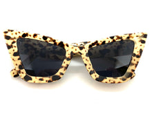 Oversized Vintage Retro Cat Eye Style SUNGLASSES Large Leopard / Cheetah Frame E1790