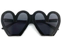 Oversized Exaggerated Retro Style SUNGLASSES Heart Shape Black Frame 68159