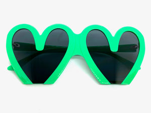 Oversized Exaggerated Retro Style SUNGLASSES Heart Shape Green Frame 68159