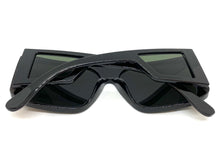 Oversized Modern Retro Shield Style SUNGLASSES Black Frame Green Lens 9227