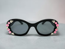 Classic Elegant Vintage Retro Style SUNGLASSES Thick Matte Black Oval Floral Frame 17008