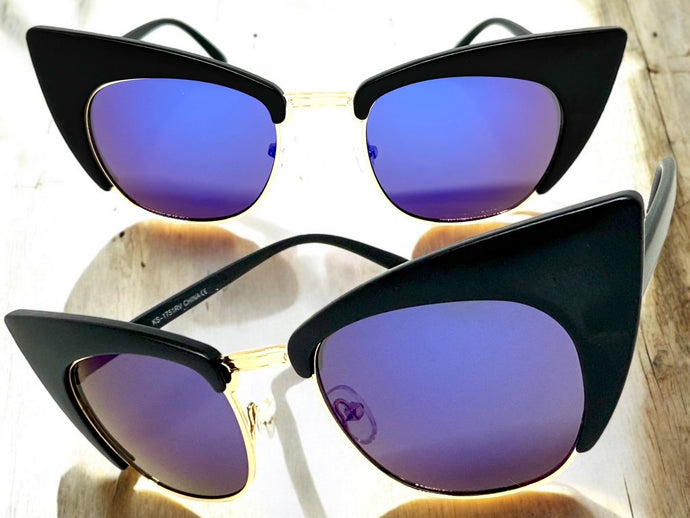 Classic Vintage Retro Cat Eye Style SUNGLASSES Funky Black & Gold Frame 1751