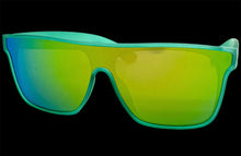 Classic Modern Sporty Wrap Shield Style SUNGLASSES Large Green Frame 80364