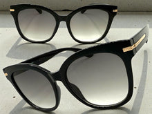 Oversized Exaggerated Vintage Retro Style SUNGLASSES Large Black Frame - Light Tint Lens 9091