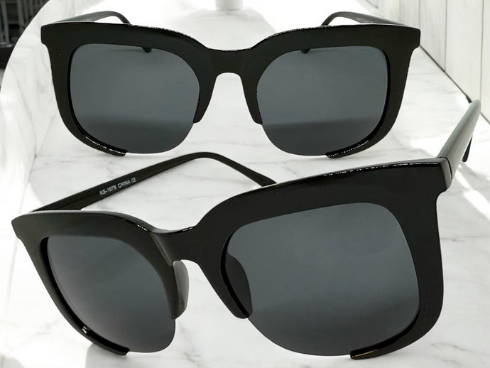 Classic Vintage Retro Style SUNGLASSES Square Black Frame - Dark Lens 1678