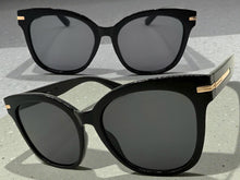 Oversized Exaggerated Vintage Retro Style SUNGLASSES Large Black Frame - Dark Lens 9091