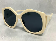 Oversized Exaggerated Vintage Retro Style SUNGLASSES Large Cream Frame - Dark Lens E2003