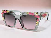 Classic Elegant Vintage Retro Style SUNGLASSES Large Thick Square Gray Floral Frame 17004 (Copy)
