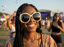 Oversized Exaggerated Vintage Retro Style SUNGLASSES Large Cream Frame - Dark Lens E2003