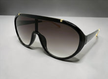 Classic Vintage Retro Style SUNGLASSES Black & Gold Frame - Gray Gradient Lens 3093