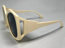 Oversized Exaggerated Vintage Retro Style SUNGLASSES Large Cream Frame - Dark Lens E2003