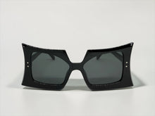 Oversized Exaggerated Vintage Retro Style SUNGLASSES Large Black Frame - Dark Lens 1091