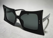 Oversized Exaggerated Vintage Retro Style SUNGLASSES Large Black Frame - Dark Lens 1091