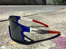 Oversized Sporty Wrap Around Style SUNGLASSES Large Blue Patriotic USA Flag Frame 3737