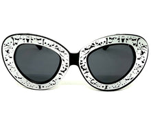 Exaggerated Classic Vintage Retro Cat Eye Style SUNGLASSES Funky Black & Silver Frame 1650