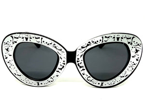 Exaggerated Classic Vintage Retro Cat Eye Style SUNGLASSES Funky Black & Silver Frame 1650