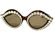 Oversized Exaggerated Classic Retro Cat Eye Style SUNGLASSES Bling Leopard Frame - Beige Lens 8120 (Copy)
