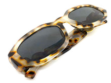 Classic Luxury Designer Hip Hop Style SUNGLASSES Black Frame with Gold Medallion 80509