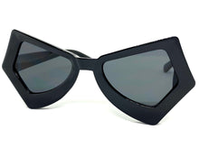 Exaggerated Classic Vintage Retro Style SUNGLASSES Funky Black Frame P0138