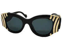 Exaggerated Classic Vintage Retro Cat Eye Style SUNGLASSES Thick Black Frame - Dark Lens 9717