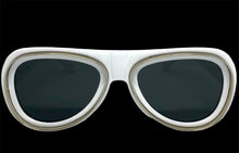 Classic Vintage Retro Aviator Style SUNGLASSES Funky White & Silver Frame 80162
