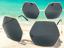 Oversized Exaggerated Vintage Retro Style SUNGLASSES Large Gold Frame 4047