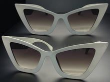 Oversized Vintage Retro Cat Eye Style SUNGLASSES Large Thick Pointy Gray Frame 80696