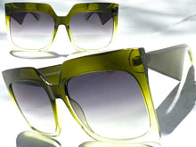 Oversized Classic Vintage Retro Style SUNGLASSES Large Square Green Frame 80914