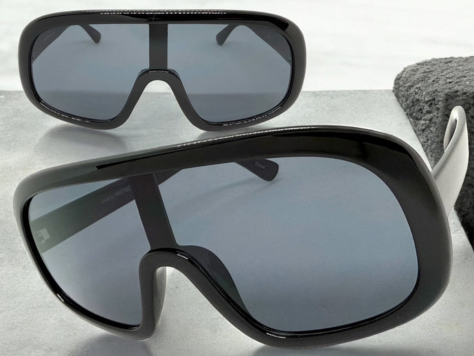 Oversized Exaggerated Modern Rerto Shield Style SUNGLASSES Large Black Frame 7290