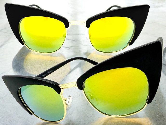 Classic Vintage Retro Cat Eye Style SUNGLASSES Funky Black & Gold Frame 1751