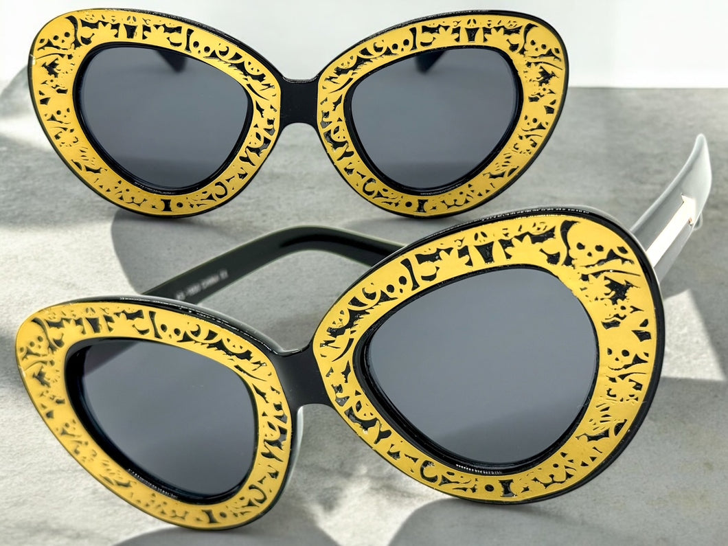 Exaggerated Classic Vintage Retro Cat Eye Style SUNGLASSES Funky Black & Gold Frame 1650