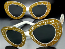 Exaggerated Classic Vintage Retro Cat Eye Style SUNGLASSES Funky Clear & Gold Frame 1650