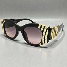Exaggerated Classic Vintage Retro Cat Eye Style SUNGLASSES Thick Black & Gold Frame 9717