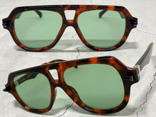 Classic Vintage Retro Style SUNGLASSES Large Tortoise Frame - Green Lens 80595