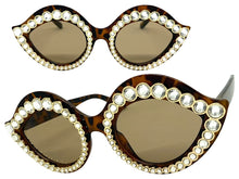 Oversized Exaggerated Classic Retro Cat Eye Style SUNGLASSES Bling Leopard Frame - Beige Lens 8120 (Copy)