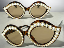 Oversized Exaggerated Classic Retro Cat Eye Style SUNGLASSES Bling Leopard Frame - Beige Lens 8120 (Copy)