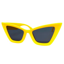 Oversized Vintage Retro Cat Eye Style SUNGLASSES Yellow Frame 8407