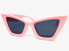 Oversized Vintage Retro Cat Eye Style SUNGLASSES Pink Frame 8407