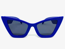 Oversized Vintage Retro Cat Eye Style SUNGLASSES Blue Frame 8407