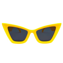 Oversized Vintage Retro Cat Eye Style SUNGLASSES Yellow Frame 8407