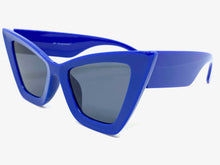 Oversized Vintage Retro Cat Eye Style SUNGLASSES Blue Frame 8407