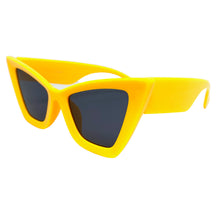 Oversized Vintage Retro Cat Eye Style SUNGLASSES Yellow Frame 8407